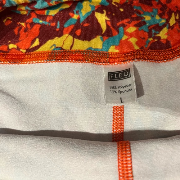 Fleo Shorts - Picture 3 of 3